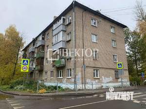 2-к квартира, вторичка, 44м2, 1/4 этаж