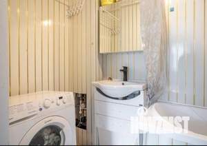 Студия квартира, вторичка, 40м2, 1/4 этаж