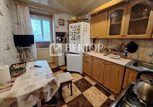 4-к квартира, вторичка, 74м2, 3/5 этаж