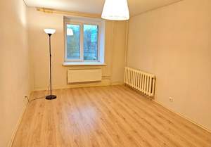 2-к квартира, вторичка, 58м2, 1/10 этаж