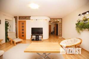 4-к квартира, вторичка, 136м2, 2/8 этаж