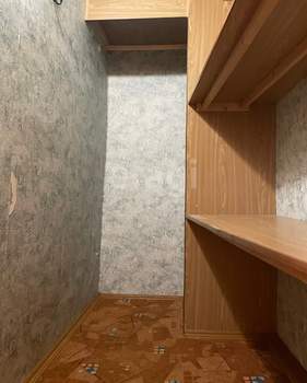 2-к квартира, вторичка, 42м2, 1/4 этаж