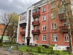 2-к квартира, вторичка, 61м2, 1/4 этаж