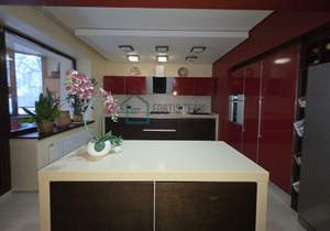 4-к квартира, вторичка, 225м2, 3/5 этаж