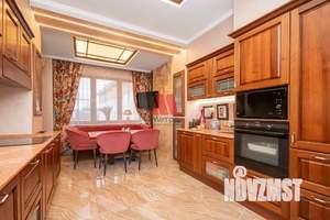 4-к квартира, вторичка, 181м2, 3/6 этаж