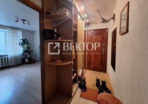 4-к квартира, вторичка, 74м2, 3/5 этаж