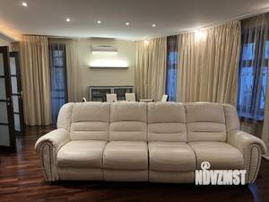 4-к квартира, вторичка, 145м2, 2/4 этаж