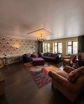 4-к квартира, вторичка, 225м2, 3/5 этаж