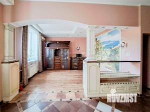 3-к квартира, вторичка, 100м2, 2/4 этаж
