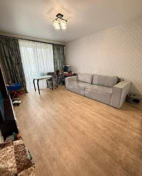 3-к квартира, вторичка, 76м2, 1/4 этаж