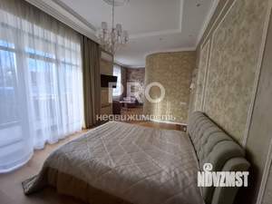 4-к квартира, вторичка, 200м2, 2/2 этаж